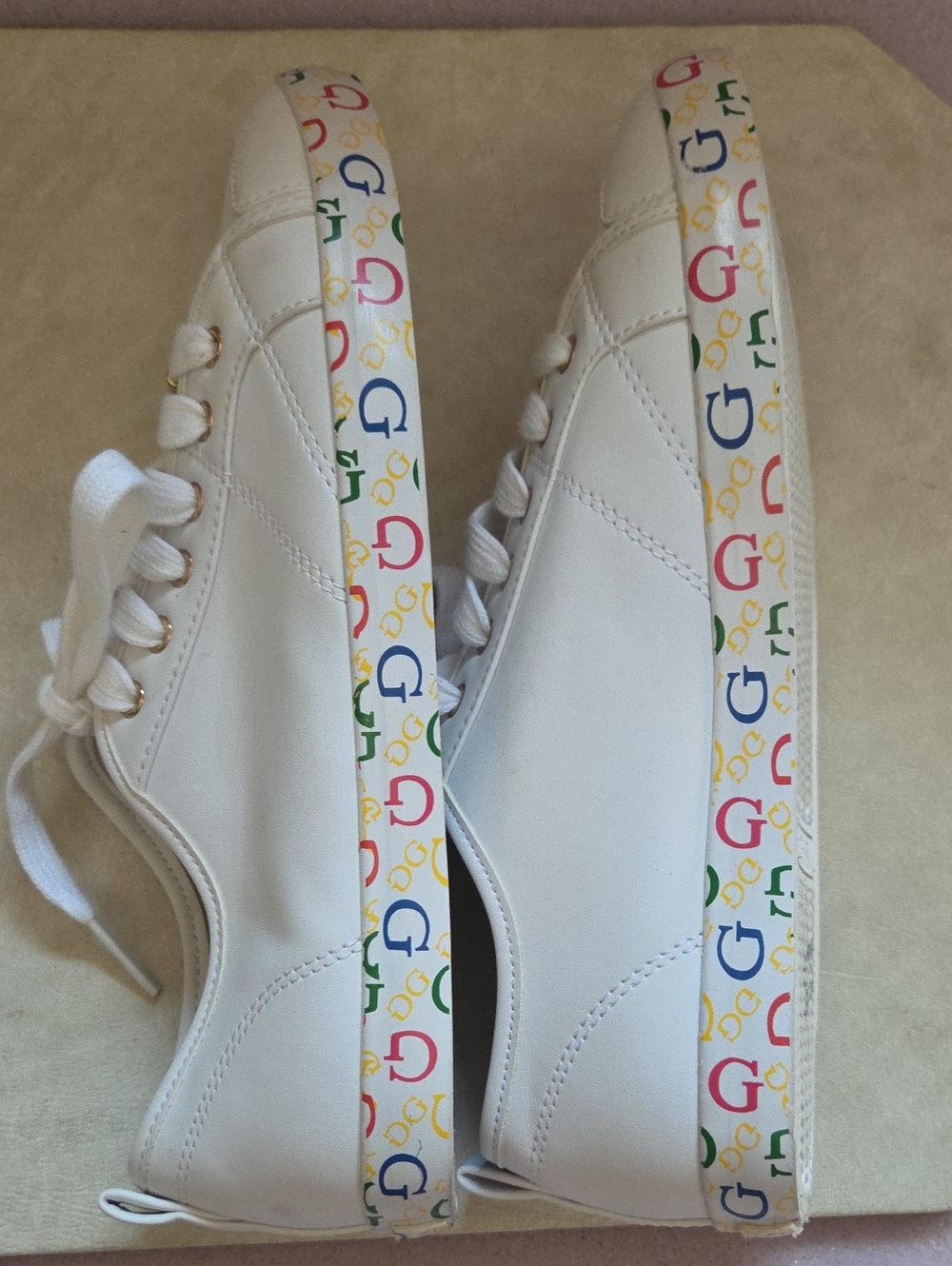 GUESS White Faux Leather Rainbow Logo Sneakers 9.5M - Picture 5 of 7